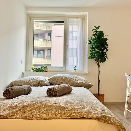 Stylish Schonbrunn Apartments With Free Parking Vienna Esterno foto