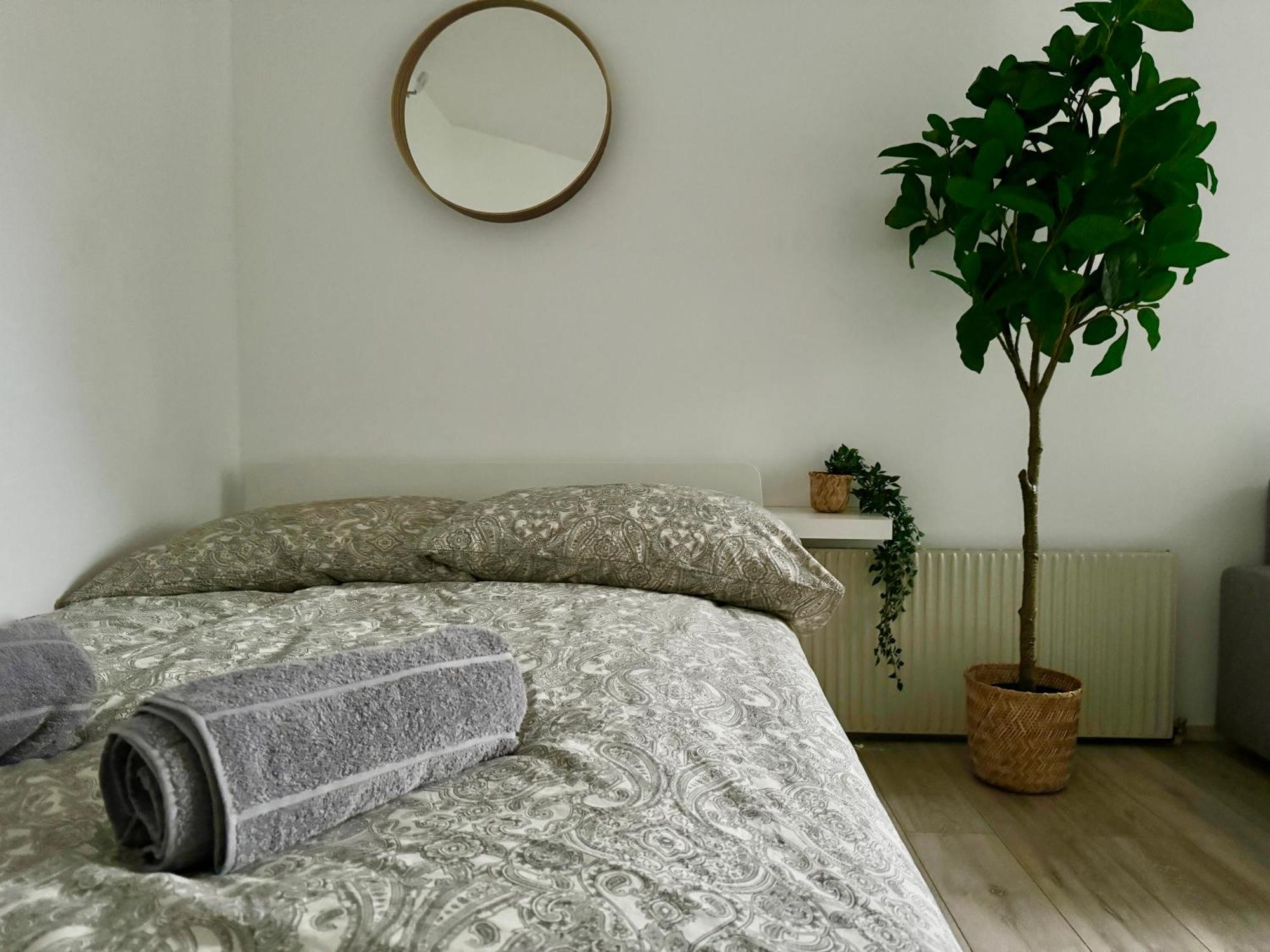 Stylish Schonbrunn Apartments With Free Parking Vienna Esterno foto