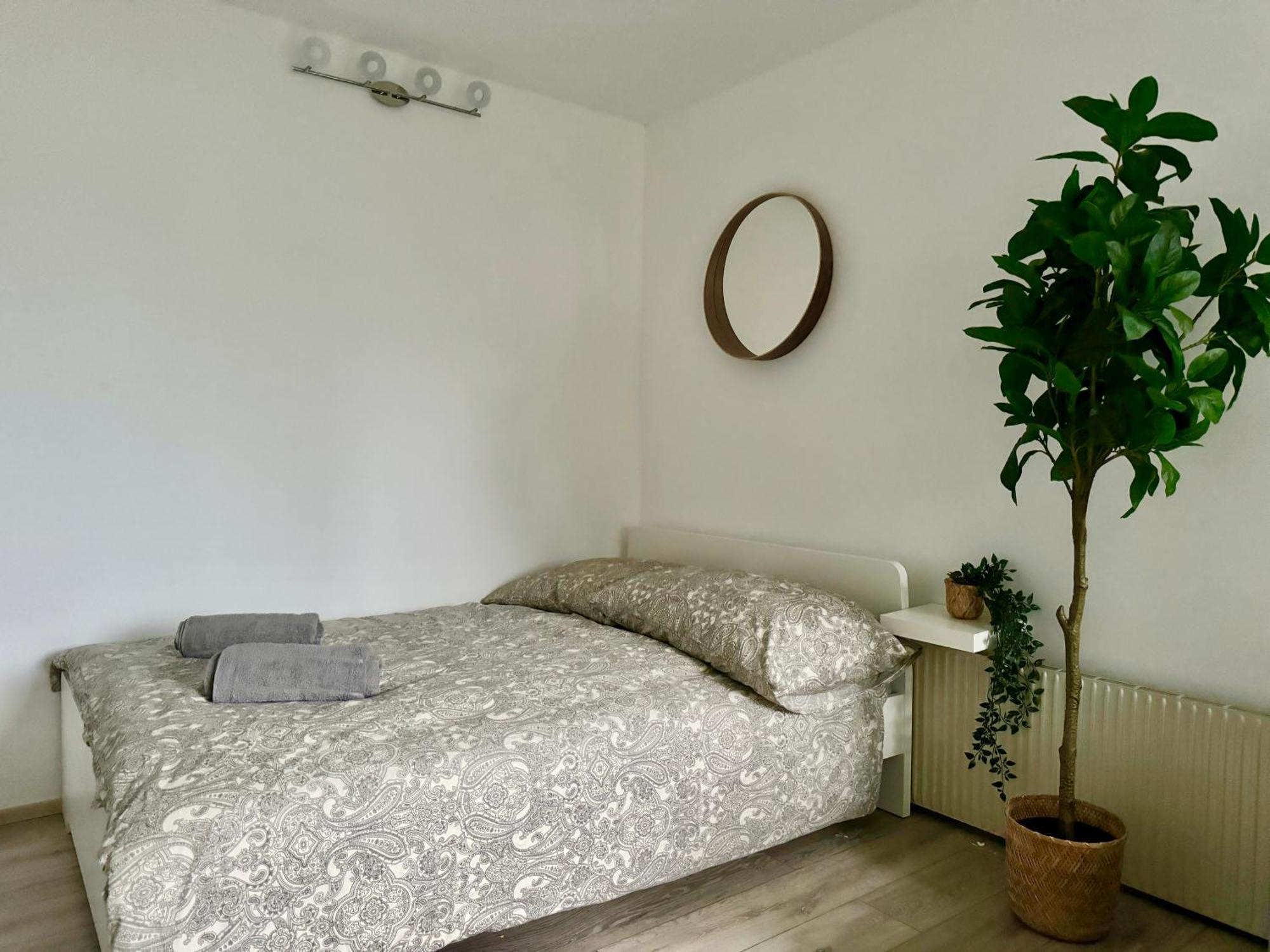 Stylish Schonbrunn Apartments With Free Parking Vienna Esterno foto