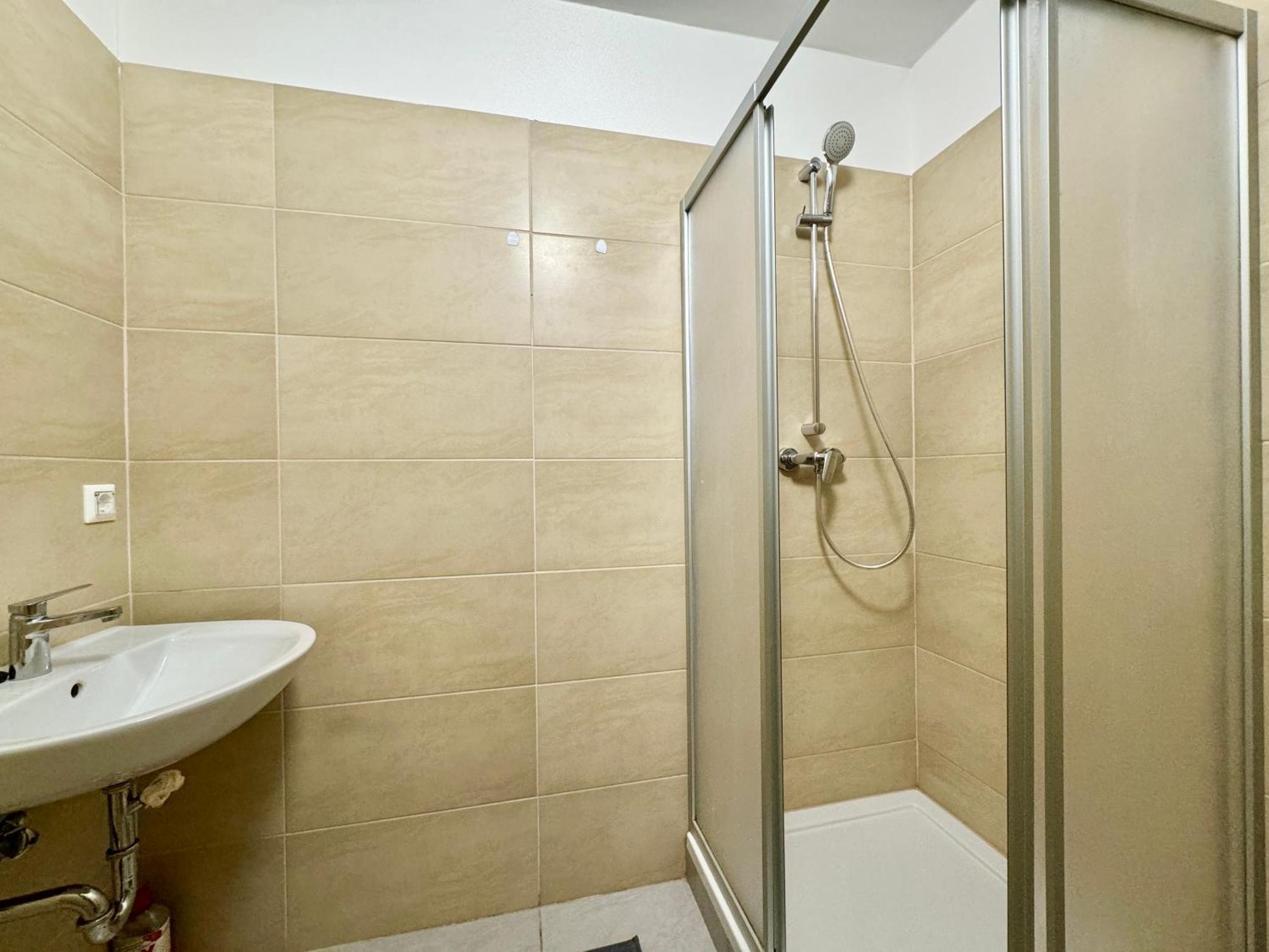 Stylish Schonbrunn Apartments With Free Parking Vienna Esterno foto